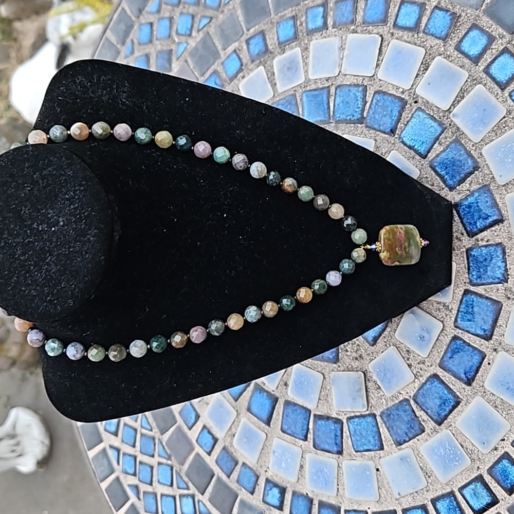 Green Stone Beaded Pendant Necklace